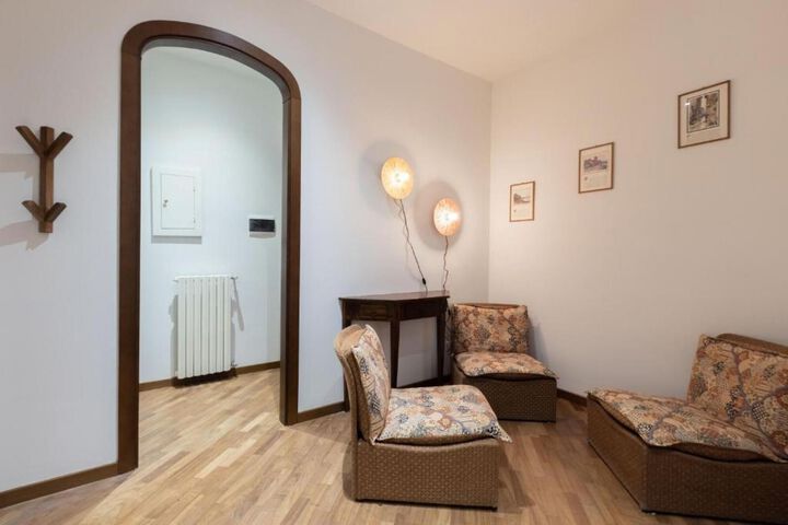 Room 2 of 2