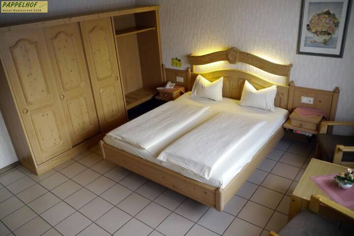 Room 7 of 15