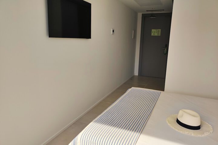 Room 22 of 53