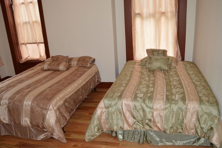 Room 8 of 10