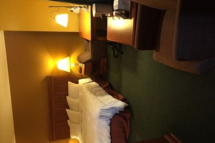 Room 2 of 16