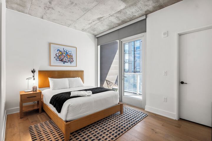 Room 110 of 860
