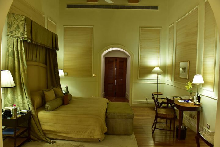 Room 4 of 53