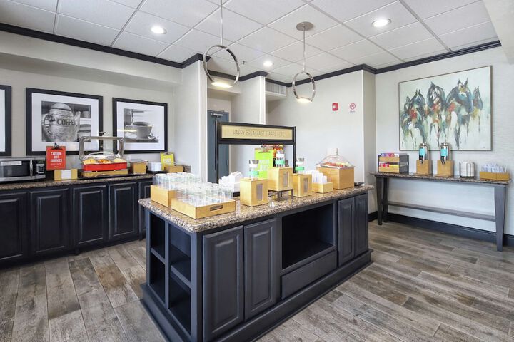 Breakfast/Coffee Service 33 of 44