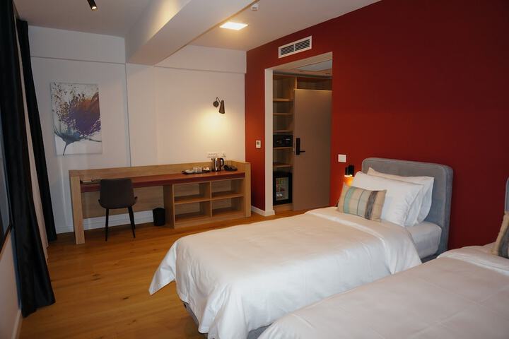 Room 21 of 69