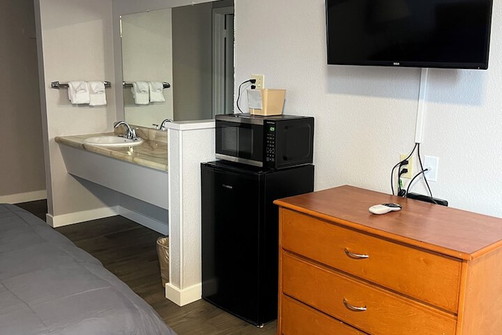 Room 20 of 35