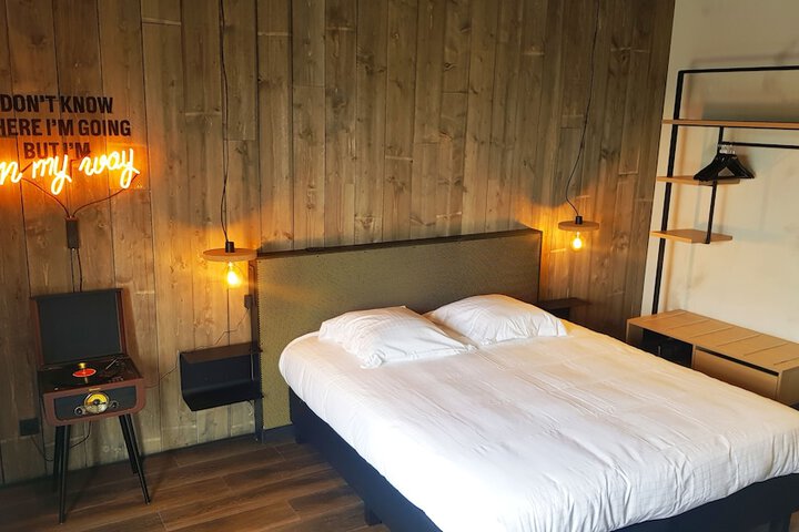 Room 56 of 93