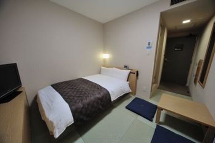 Room 20 of 38
