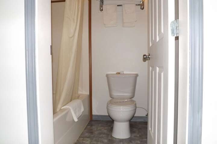Room 5 of 16