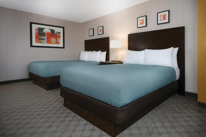Standard Room, King or Two Doubles (3 of 24)