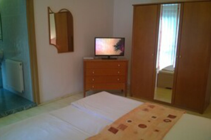 Room 36 of 47