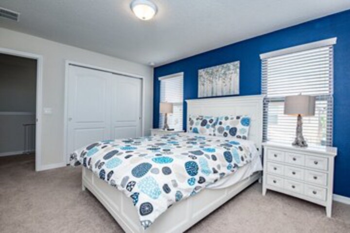 Room 7 of 28