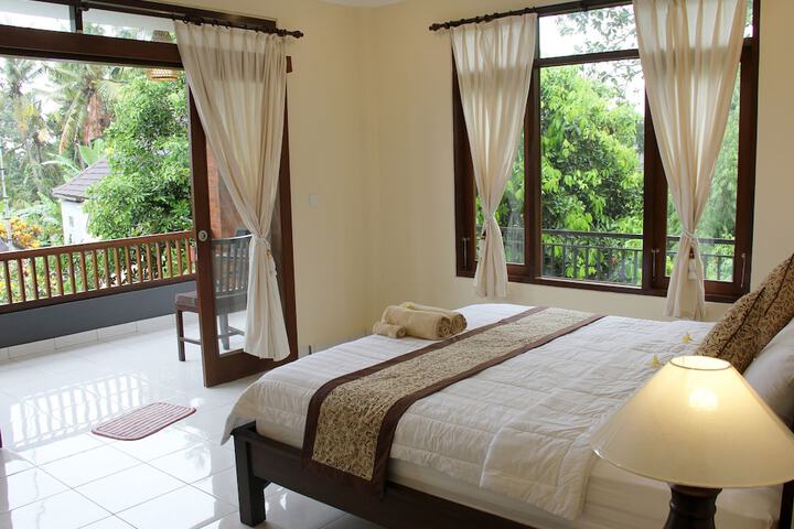 Room 4 of 55
