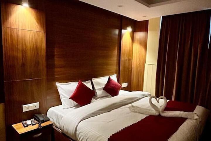 Room 13 of 64