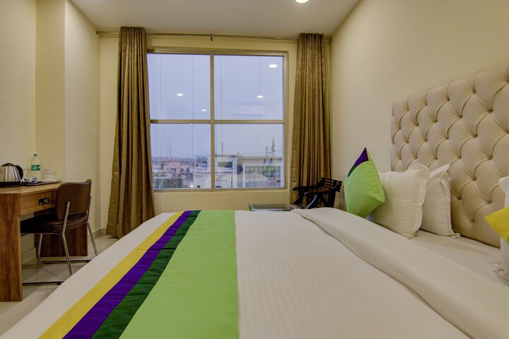 Room 20 of 38