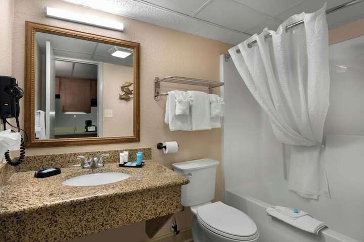 Room 32 of 54