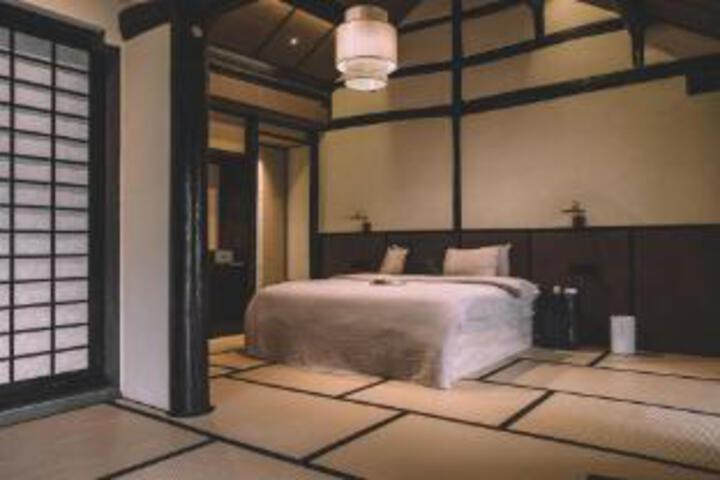 Room 7 of 7