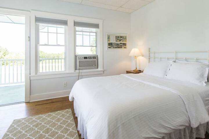 House Queen Size Bed (5 of 25)