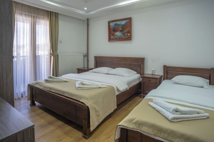 Room 4 of 13