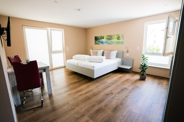 Room 6 of 48