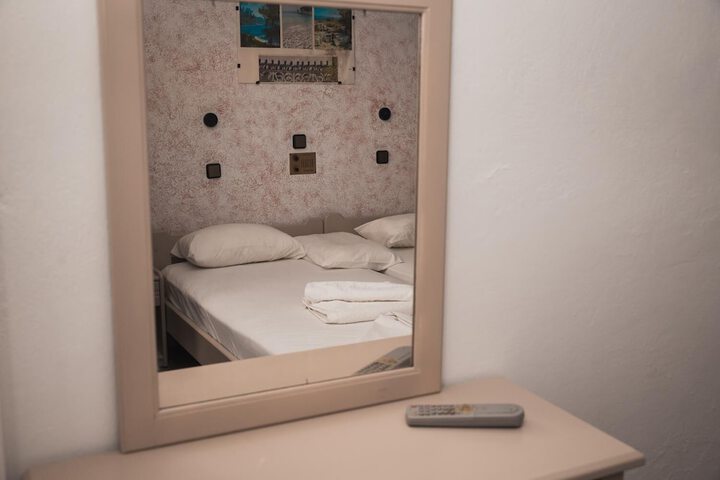 Room 2 of 29