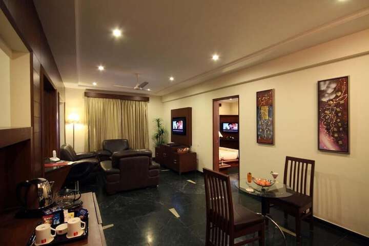 Room 12 of 24
