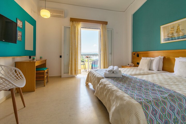 Room 10 of 52