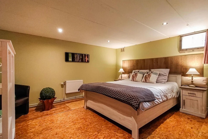 Room 3 of 17