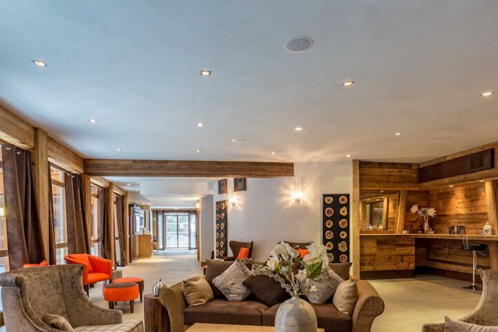 Lobby Entry