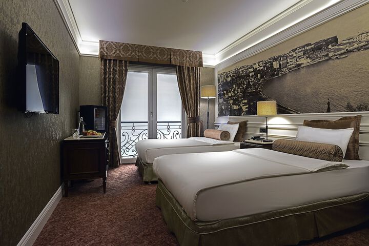Room 16 of 39