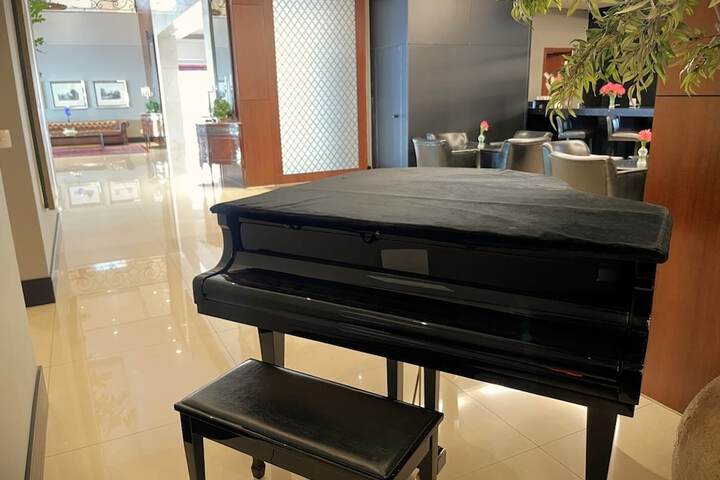 Guest Lobby