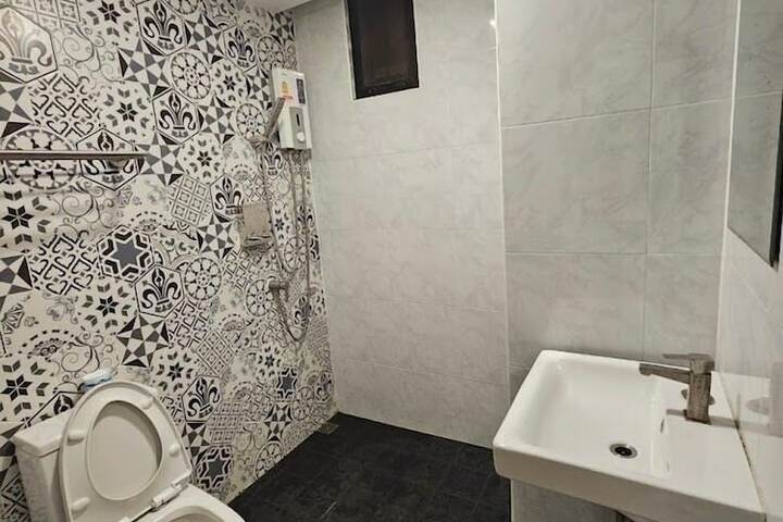 Room 119 of 125