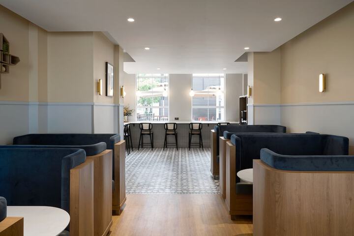 Entrance & Lobby