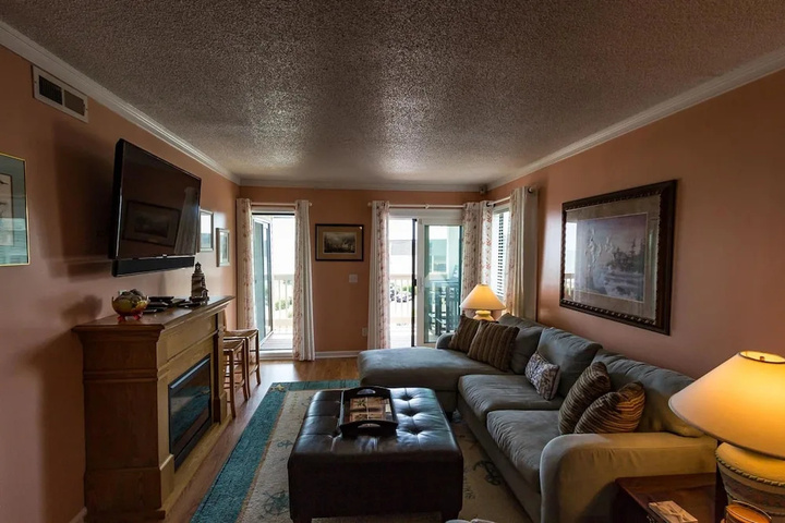Room 6 of 17
