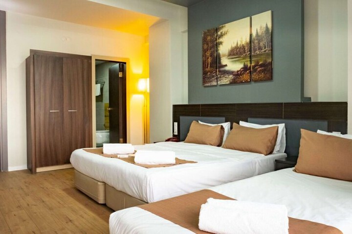 Room 19 of 29