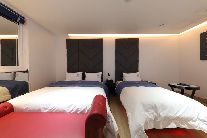 Room 30 of 58