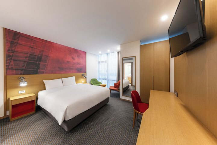 Room 5 of 45