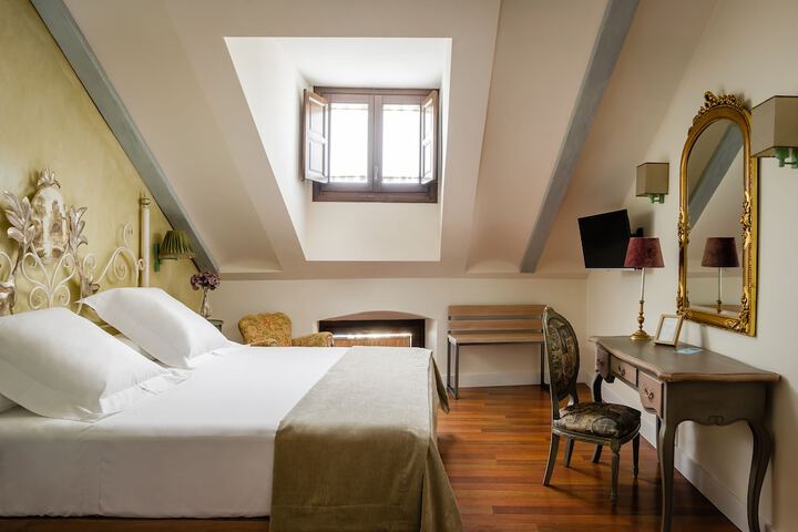 Room 15 of 64