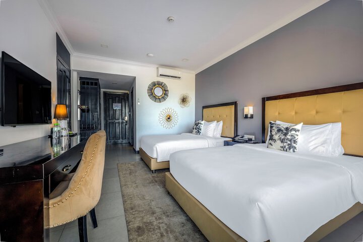 Room 34 of 133