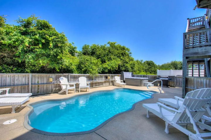 Pool 12 of 26