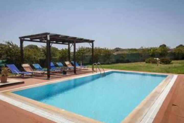 Pool 20 of 28