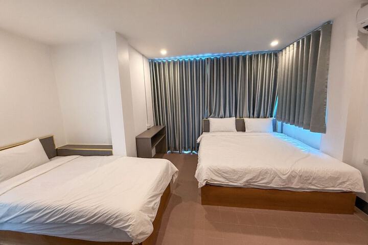 Room 14 of 22