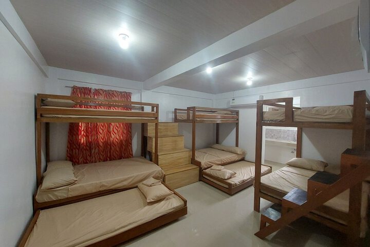Room 3 of 33