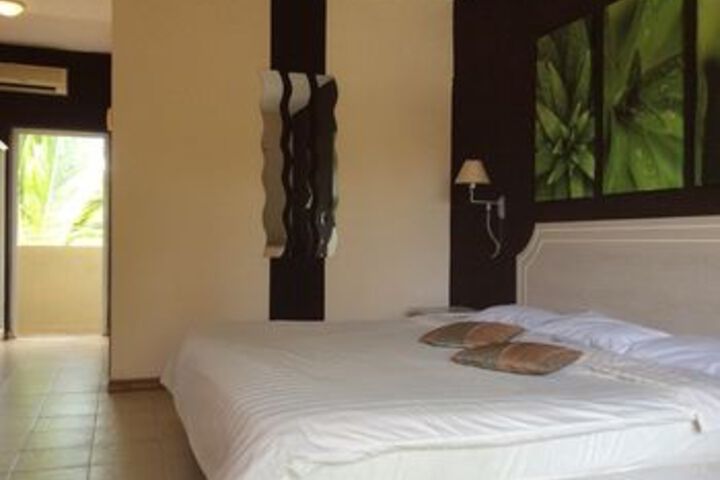Room 17 of 34