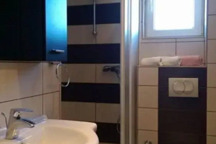 Room 8 of 8