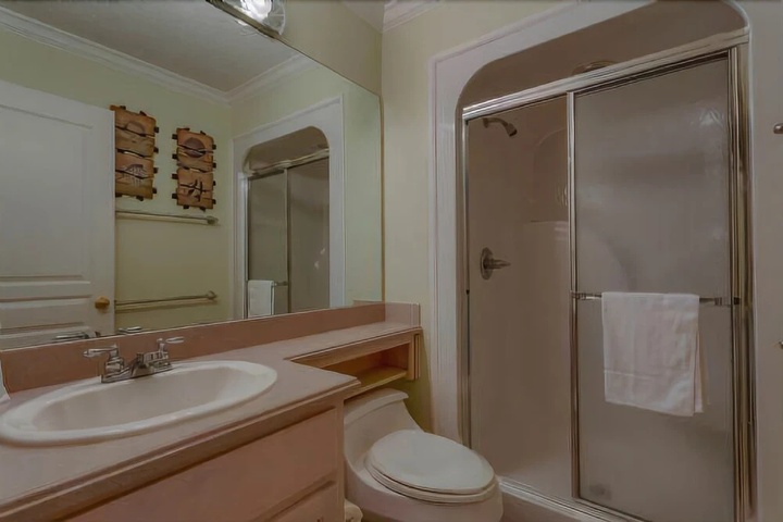 Room 10 of 20