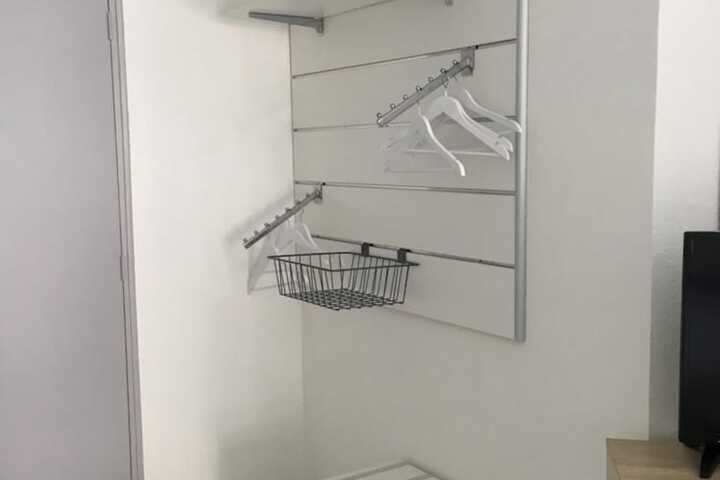 Room 9 of 35