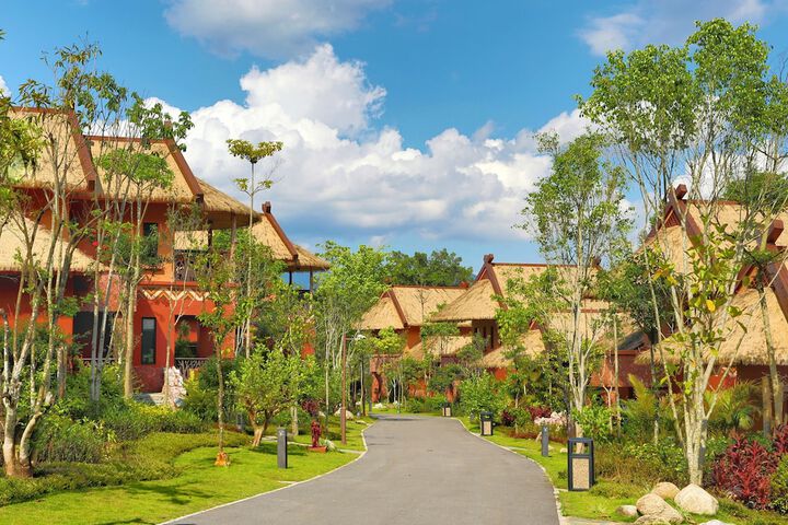 Hotel Exterior 63 of 78
