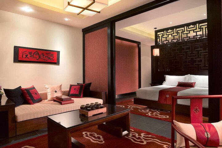 Room 43 of 187
