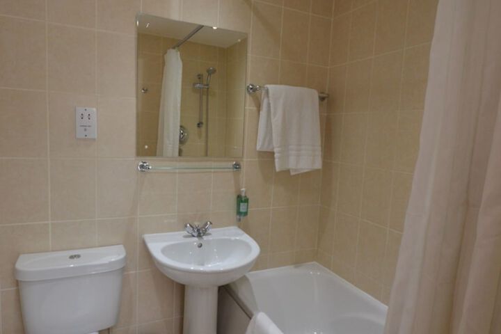 Room 35 of 60